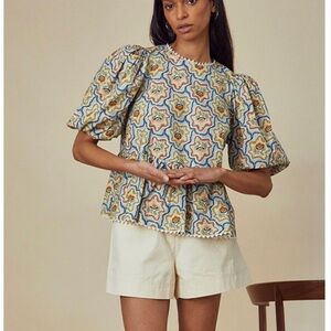 EUC Hunter Bell Lenny Top, Tea Time Floral